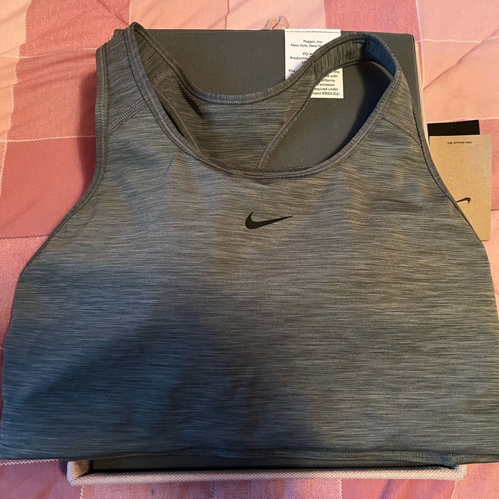 BN - Nike Swoosh Sports Bra